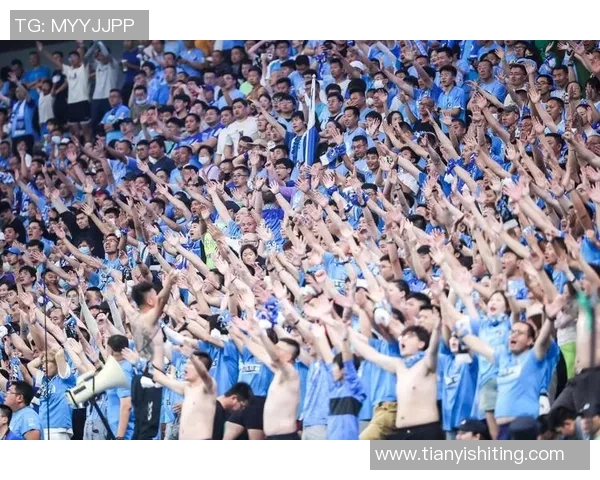 足球明星珍藏服装拍卖盛典引发球迷热潮与慈善关注