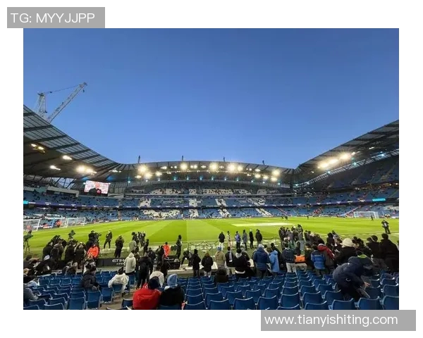 高清足球明星壁垒图片展示让你感受球场魅力与运动激情的完美结合